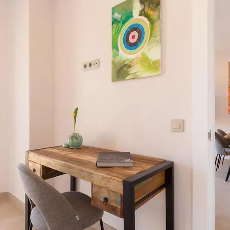 Elegante Apartamento Puerto Marina Apartament