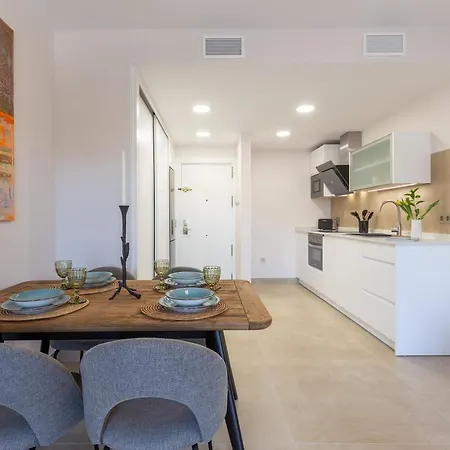 Elegante Apartamento Puerto Marina Τορρεμολίνος